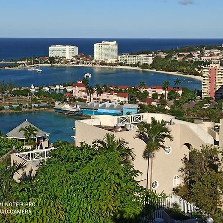 Columbus Heights Apt 26 F Ocho Rios Room photo
