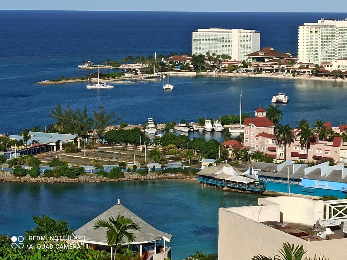 Columbus Heights Apt 26 F Ocho Rios Exterior photo