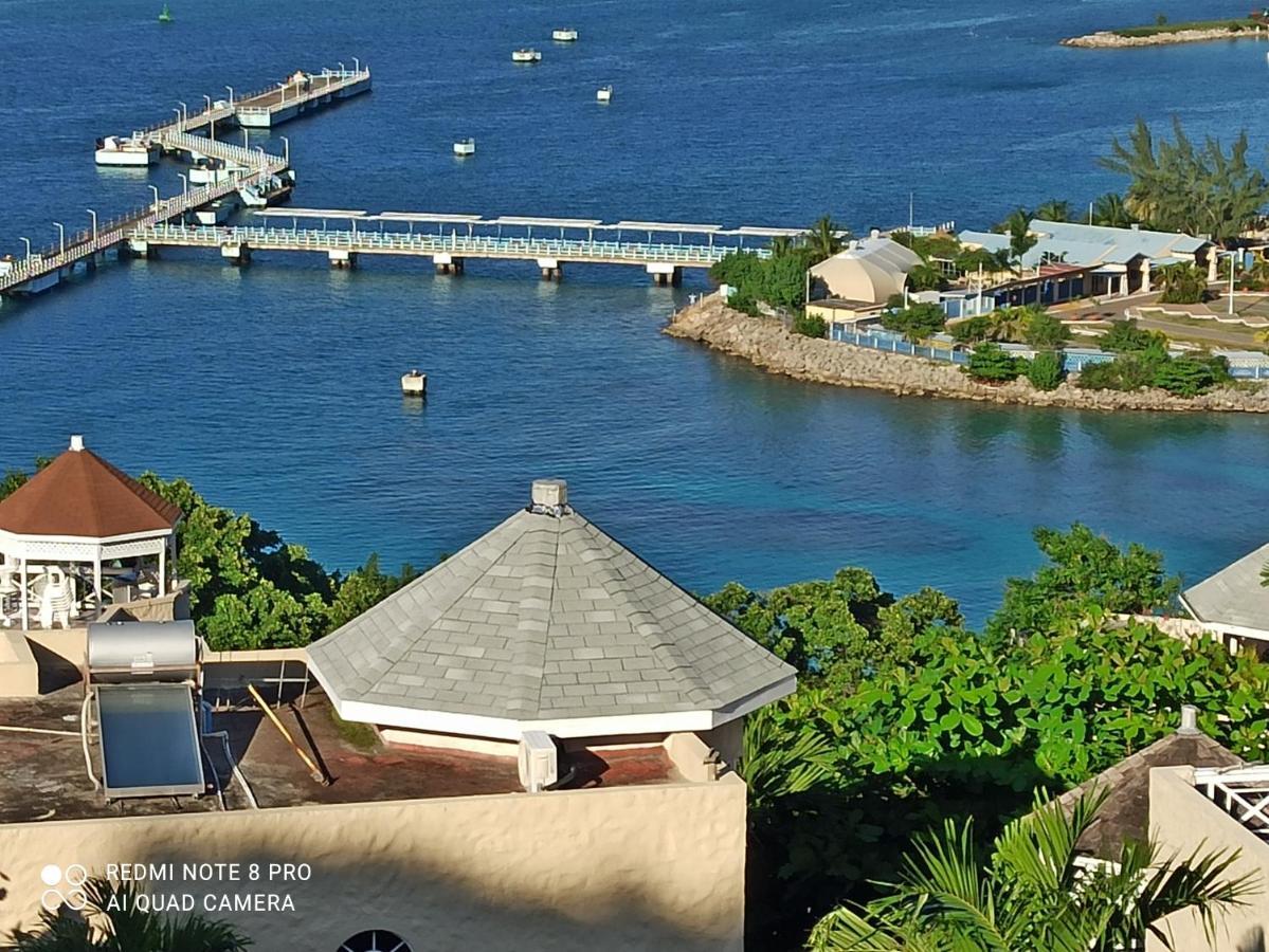 Columbus Heights Apt 26 F Ocho Rios Exterior photo